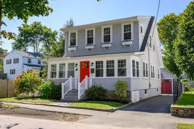 10 Hazel St 1