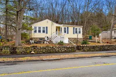 111 Den Quarry Rd