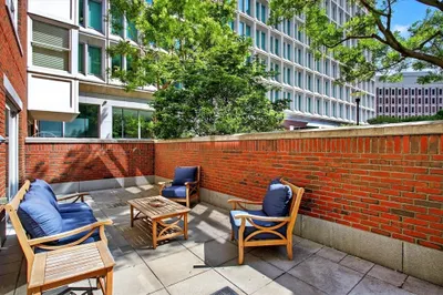 10 Bowdoin St #202
