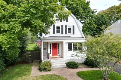 208 Hunnewell Street 1
