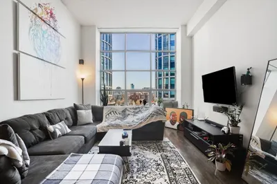 360 Newbury St #502
