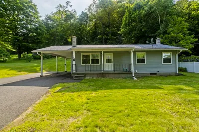 918 Bernardston Rd