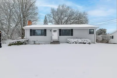 28 Ruth Dr
