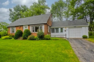 54 Mohawk Dr