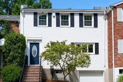 220 Kent Street #220 1