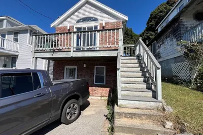9a Roosevelt Ave
