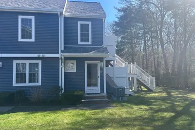 21 Hobart Ln #21 1