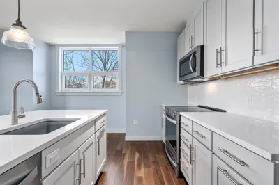 136 Babcock St #414