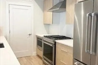 165 Bowen St #1