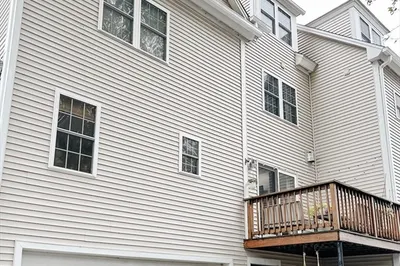 555 Main St #9 1