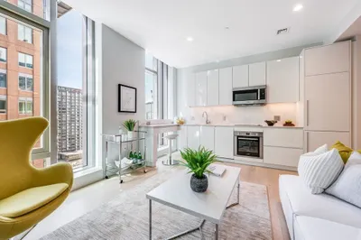 135 Seaport Blvd #1712