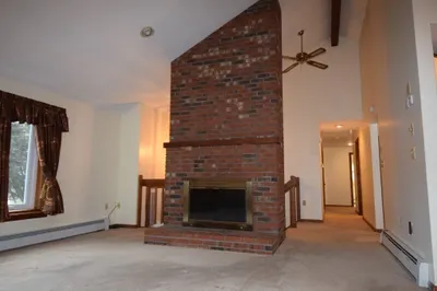 22 Dewey St 1