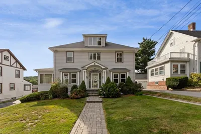 158 Common St 1