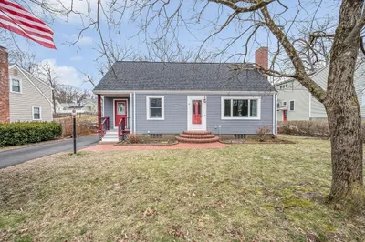 52 Tennyson Rd