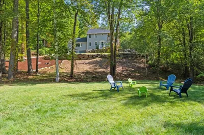 64 Lyndeborough Rd