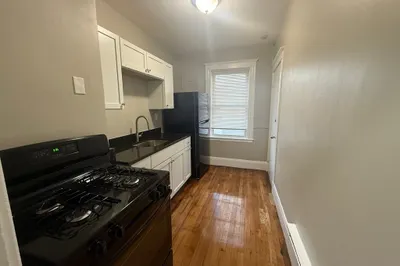 135-137 Lawton Ave #6