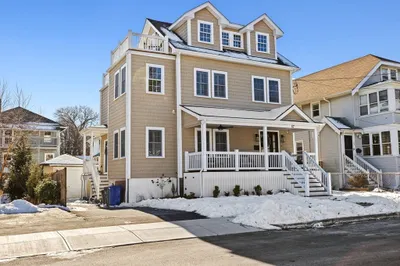 87 Thornton St 1
