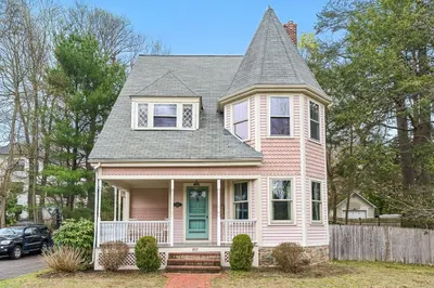 207 Weston Rd