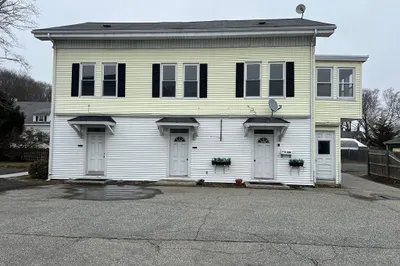 30 PoplaR St #R 1
