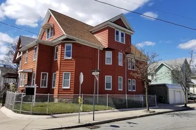 16 Emerald St #1
