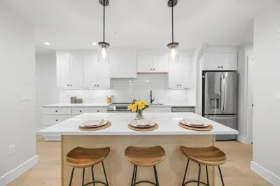 3 FrAnklin St #A