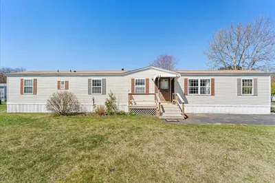 10 Wampanoag Road 1