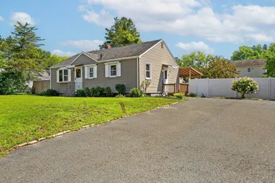 133 Denwall Dr 1
