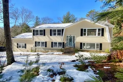 15 Thatcher Rd