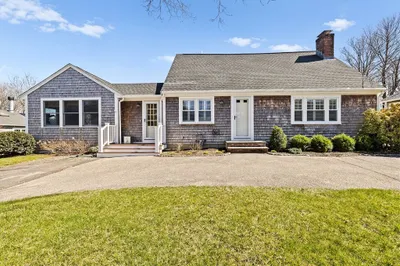 9 Fay Rd