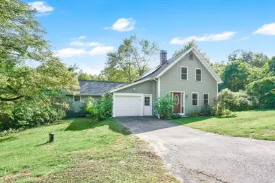407 Monson Rd