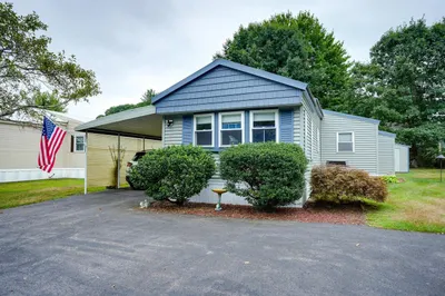 4 Christian Ave 1