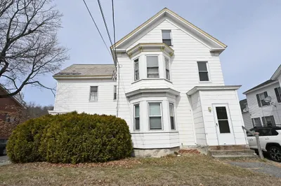 200 Main St