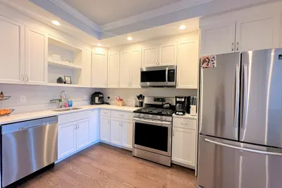 371 Main St #4