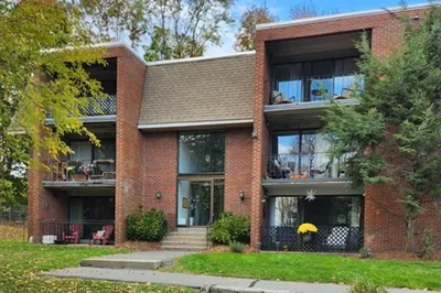 277 Lake St #6 1