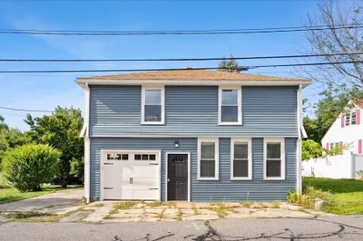 1381 Cohannet St 1