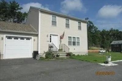218 R , Hart St #B