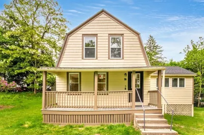 67 Thatcher St 1