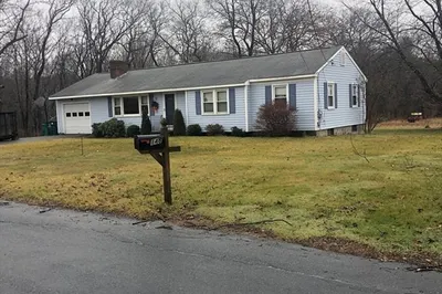 155 Ponakin Rd 1