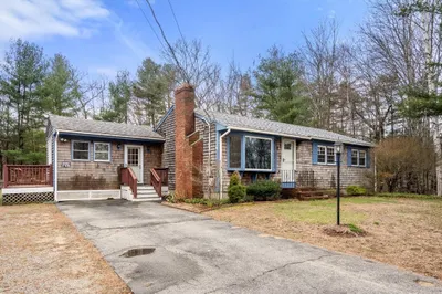 130 Crane Ave North Ave 1