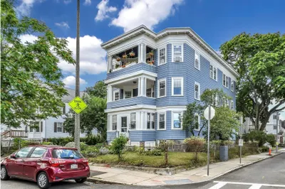 559 Adams St #2 1