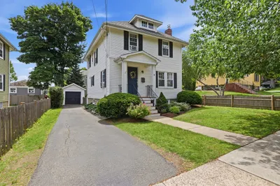 9 Mendum Street 1