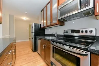 52 Strathmore Rd #21