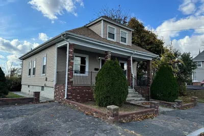 15 Reynolds St 1