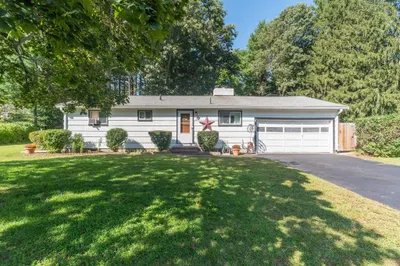 27 Laurel Rd