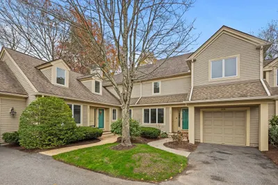 606 Wisteria Way #606 1