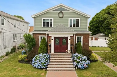31 Harrington Ave 1