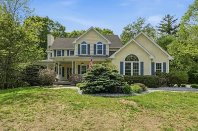 81 Sheffield Dr 1