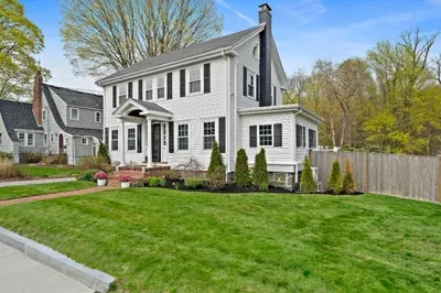 97 Hawthorn Road 1