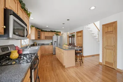 138 Vineland Ave 1