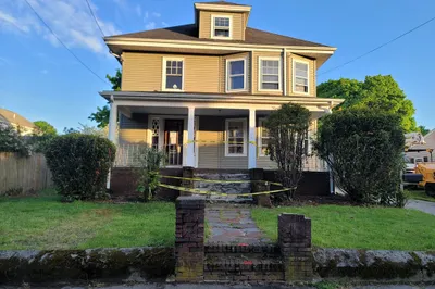 19 Maple St 1